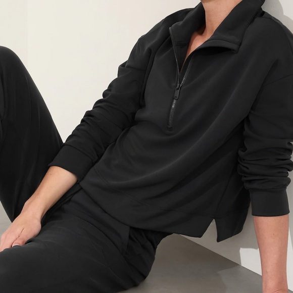 Athleta Women’s Seasoft Quarter Zip in size L
Black - Picture 3 of 12
